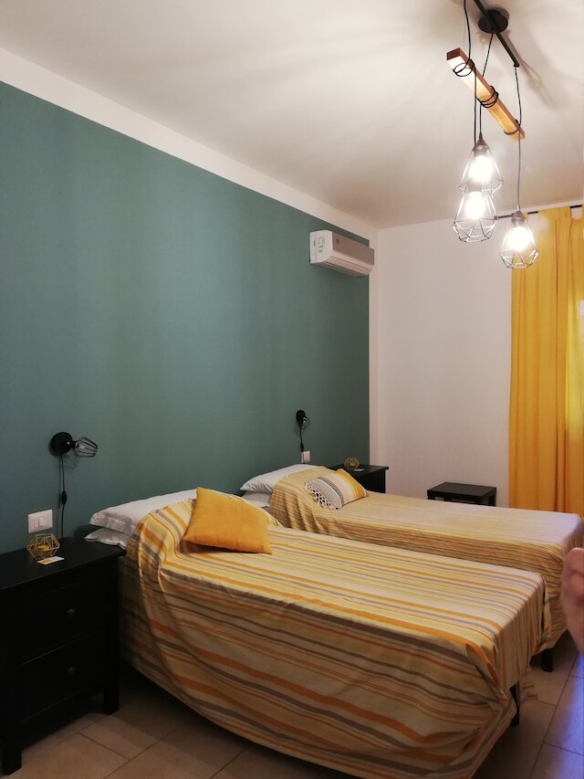 ザ イエロー ハウス