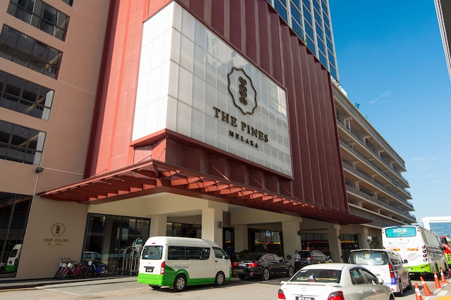 ザ パインズ マラッカ