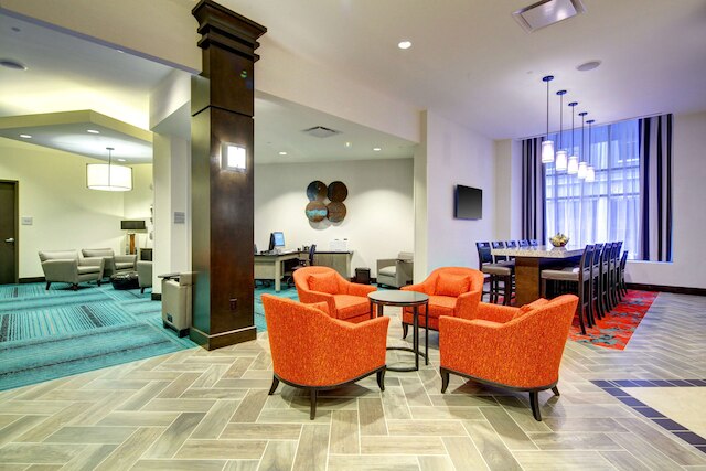 ハンプトン イン & スイーツ ロアノーク ダウンタウン