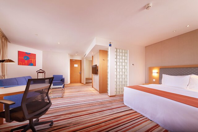 ホリデイ・イン エクスプレス上海嘉定インダストリー パーク by IHG (Holiday Inn Express 上海中茂世纪智选假日酒店)