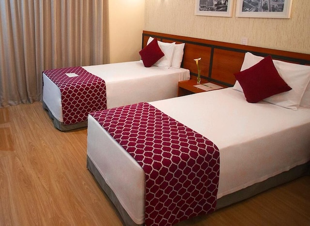 レーキス ブラジル ホテル エスコーラ