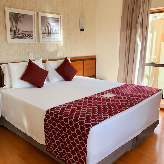 レーキス ブラジル ホテル エスコーラ