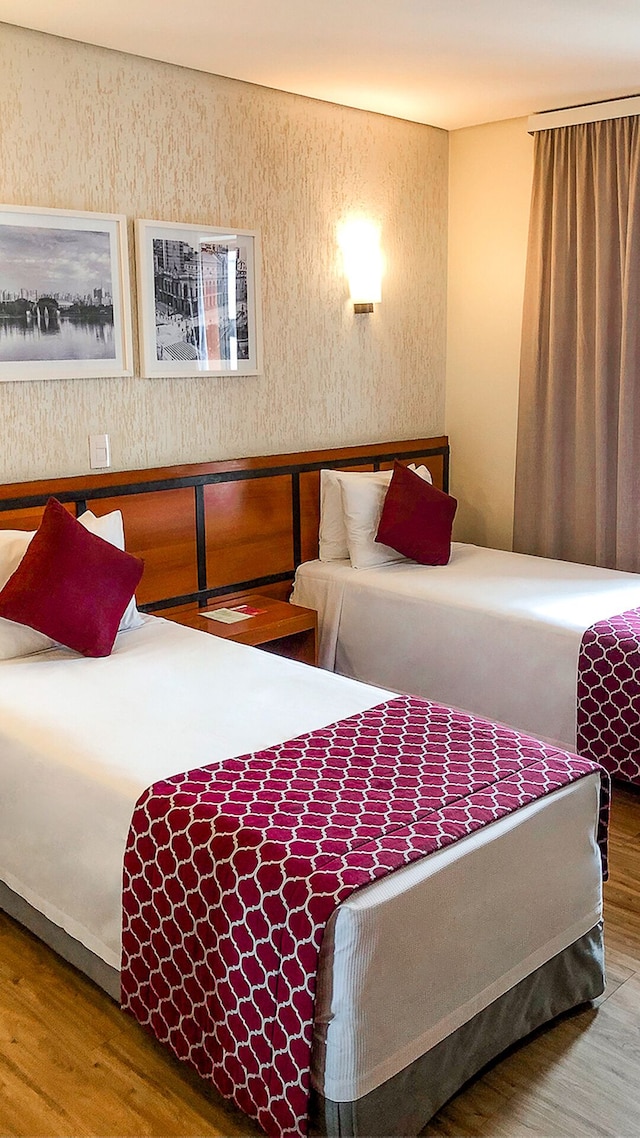 レーキス ブラジル ホテル エスコーラ