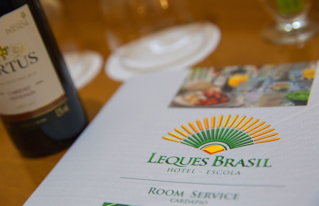 レーキス ブラジル ホテル エスコーラ