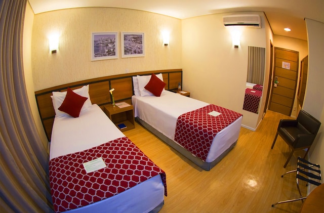 レーキス ブラジル ホテル エスコーラ