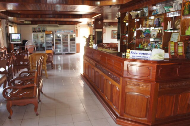 シサバス ホテル