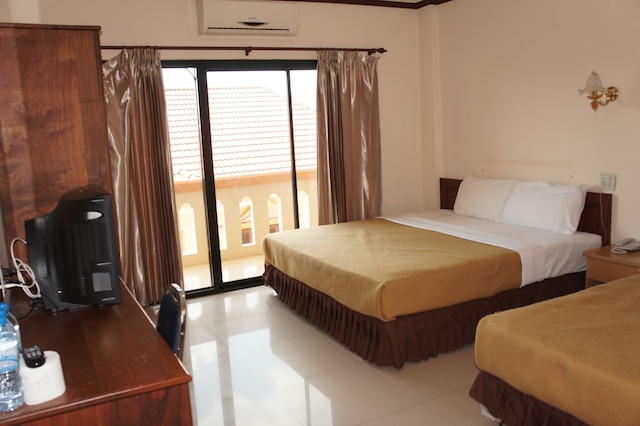 チャレウネホウン ホテル