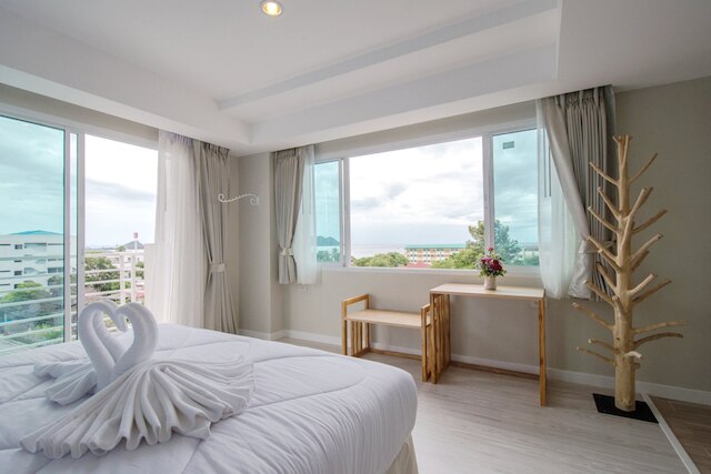 プラチュアップ グランド ホテル