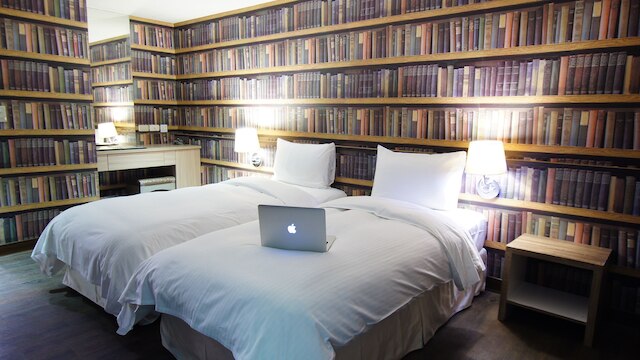 カラーズ インフィニティ イン (千彩格精品旅店)