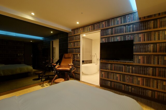 カラーズ インフィニティ イン (千彩格精品旅店)