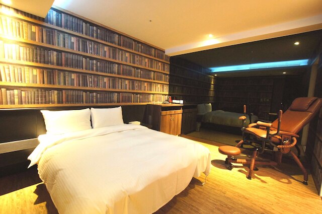 カラーズ インフィニティ イン (千彩格精品旅店)