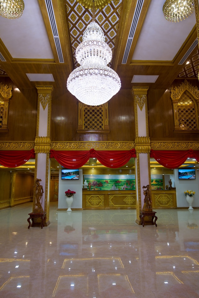 Su Tine San Royal Palace Hotel