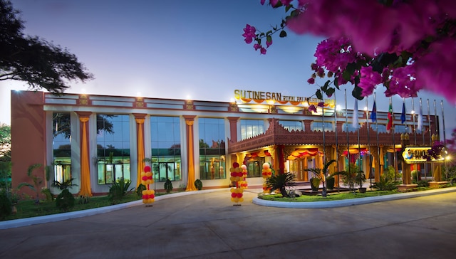 Su Tine San Royal Palace Hotel