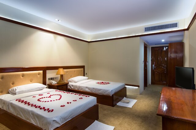 Su Tine San Royal Palace Hotel