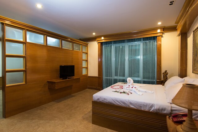 Su Tine San Royal Palace Hotel