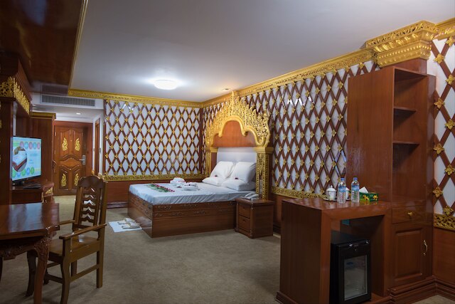 Su Tine San Royal Palace Hotel