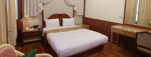 ジェン ヤン ホットスプリング ホテル (廬山正揚溫泉渡假飯店)