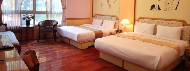 ジェン ヤン ホットスプリング ホテル (廬山正揚溫泉渡假飯店)