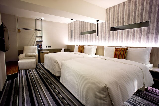 ヴィア ホテル チョンシャオ (丰居旅店忠孝館)