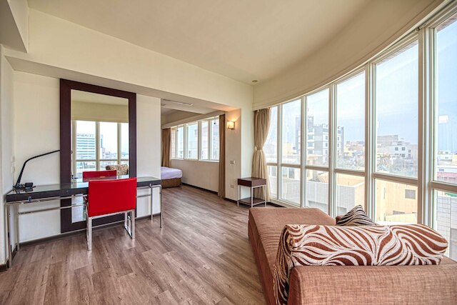 ジー リー ホテル (日立大飯店)