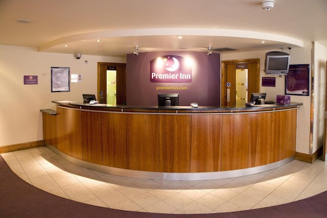 プレミア イン ロンドン キュー ブリッジ