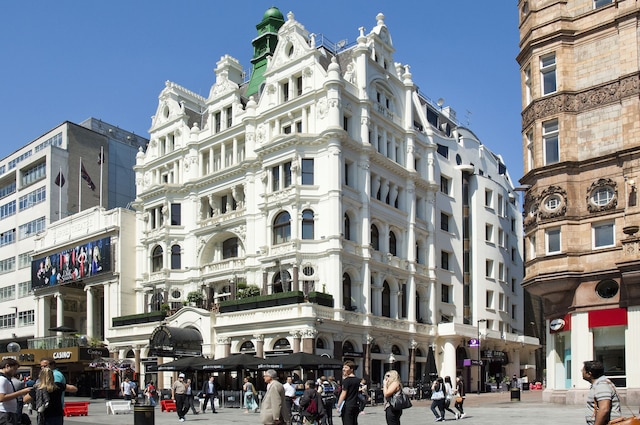 プレミア イン ロンドン レスター スクエア