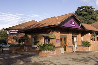 プレミア イン リバプール - ウェスト ダービー