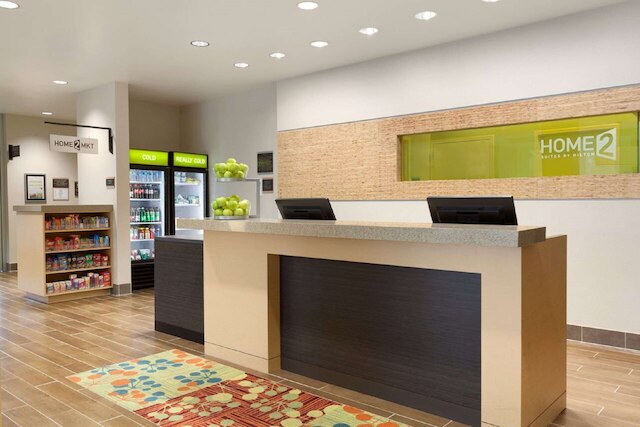 ホーム 2 スイーツ バイ ヒルトン アルバニー ウルフ ロード