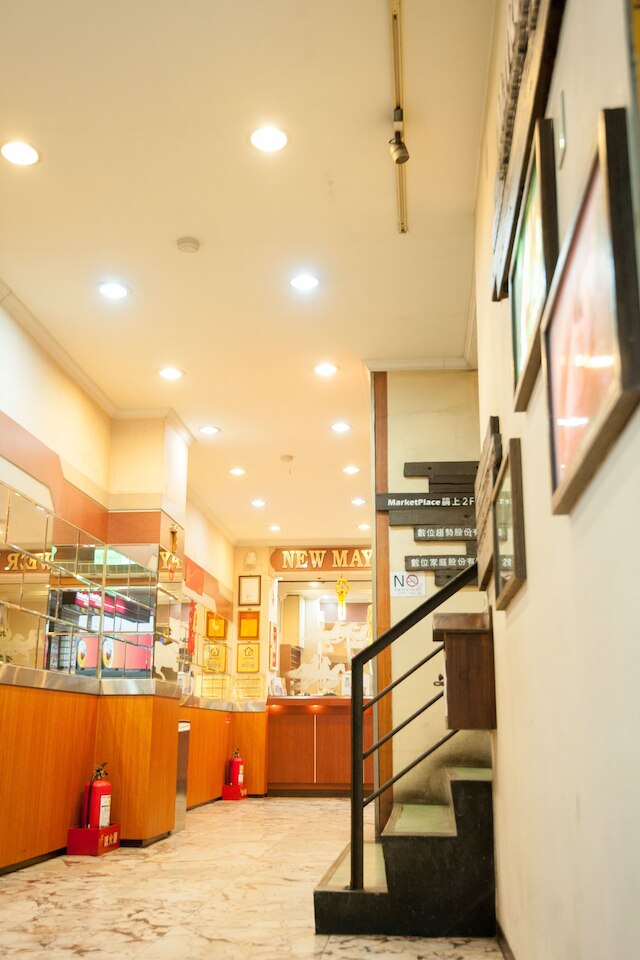 ニュー メイ フラワー ホテル