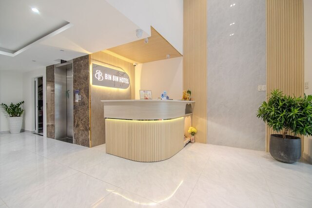 ビン ビン ホテル 6 ニア SECC D7