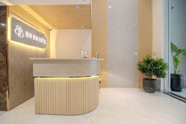 ビン ビン ホテル 6 ニア SECC D7