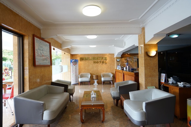 ホテル セレクタ バトゥ マラン