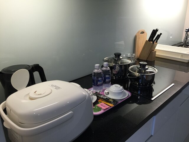 ブルースカイ サービスド アパートメント エアポート プラザ