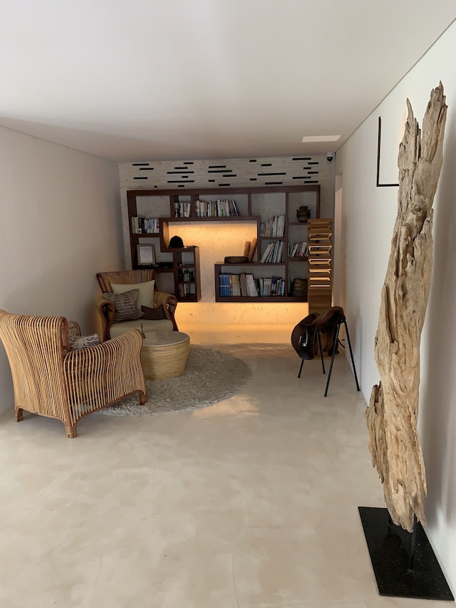 JUSANDI (ユサンディ)