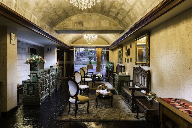 カタリ ホテル プラザ デ アルマス