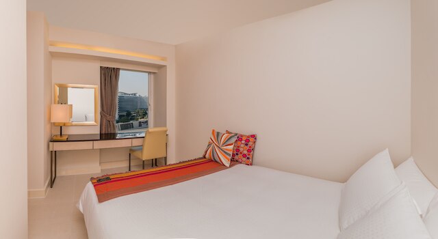 カオルーン ハーバーフロント ホテル (九龍海湾酒店)