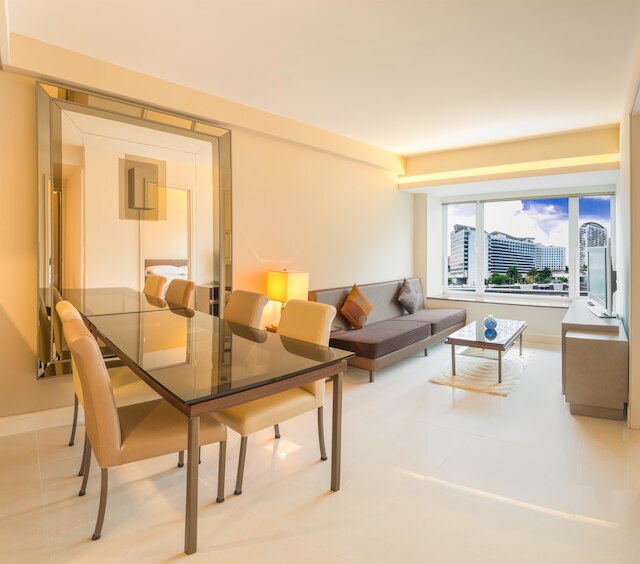 カオルーン ハーバーフロント ホテル (九龍海湾酒店)