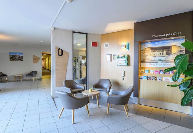 B&B ホテル オレンジ