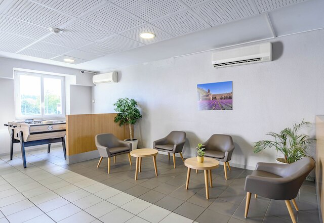 B&B ホテル オレンジ