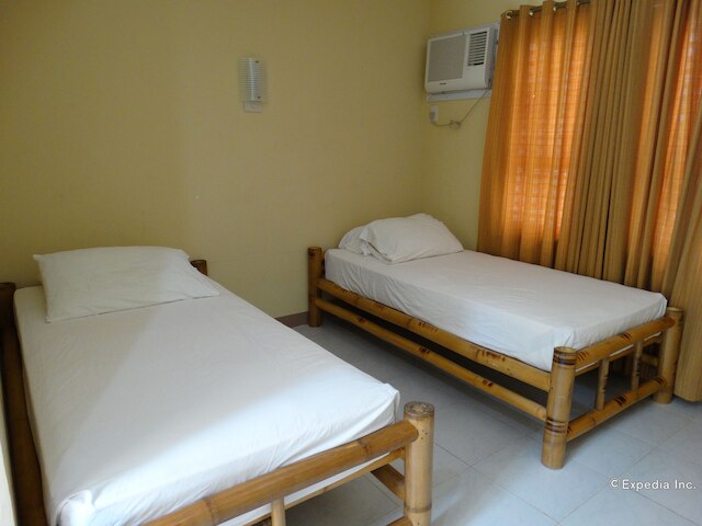 ホワイツ アンド グリーンズ ビーチ リゾート