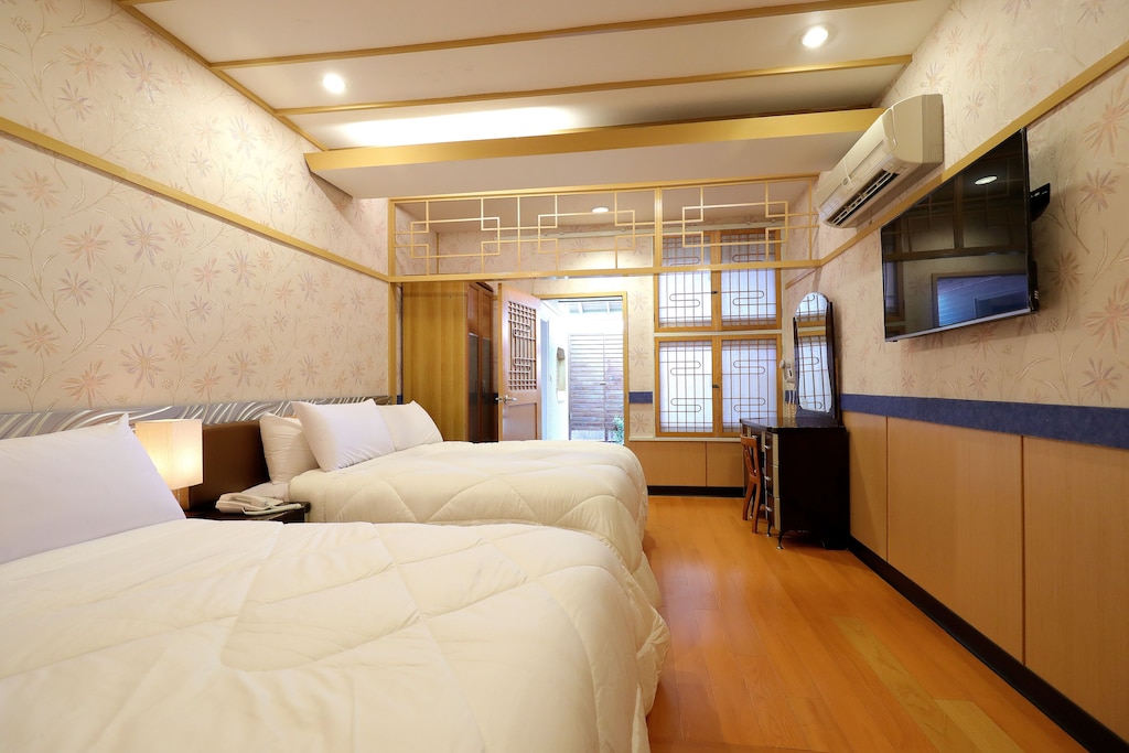 フェニックス パビリオン ホット スプリング ホテル (鳳凰閣温泉飯店)