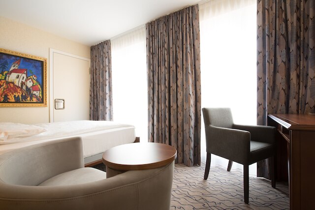 アドヴァステイ バイ キングス