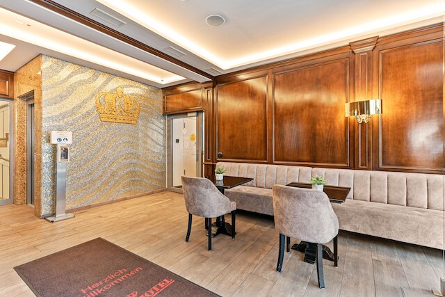 アドヴァステイ バイ キングス