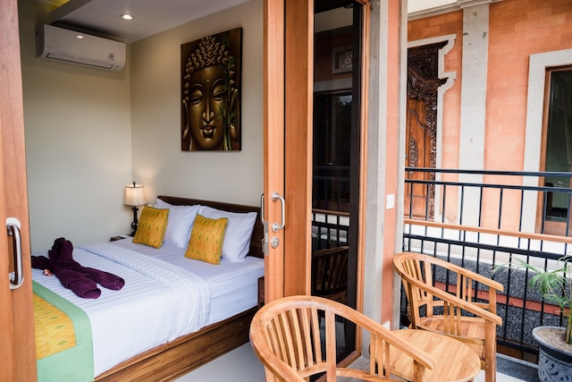 トゥブサヤ ホームステイ