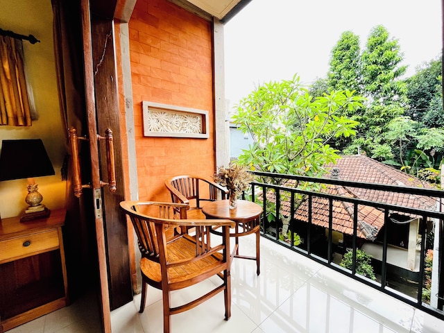 トゥブサヤ ホームステイ