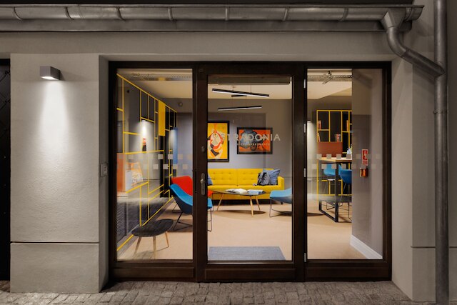 ストラドニア サービスド アパートメンツ