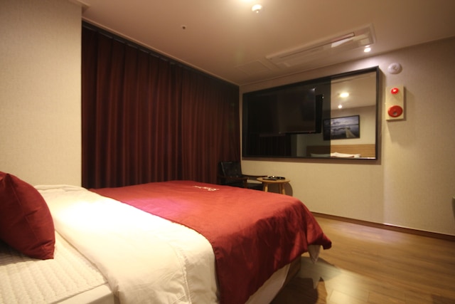 ホテル ザ メイ