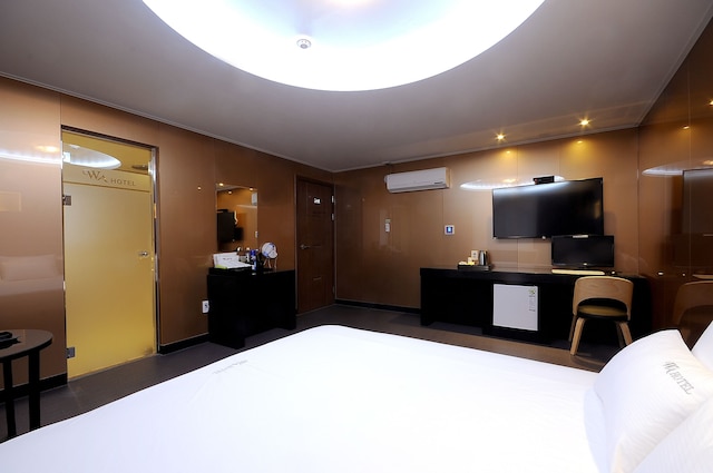 WA ホテル ナムポ