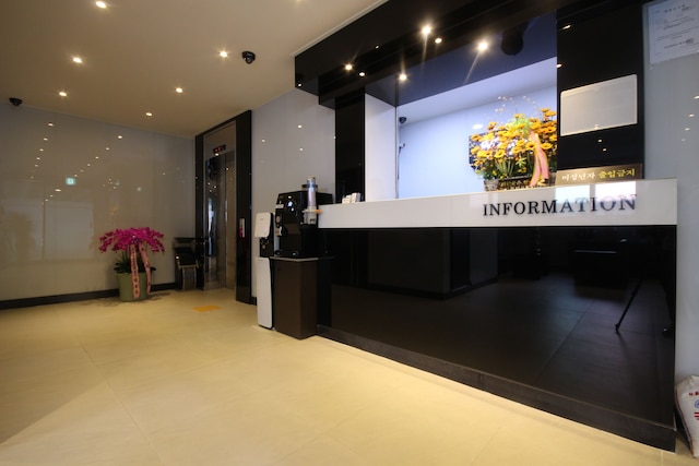 WA ホテル ナムポ