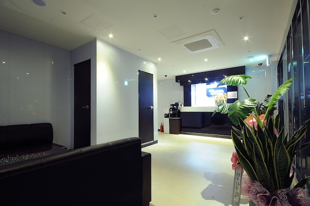 WA ホテル ナムポ